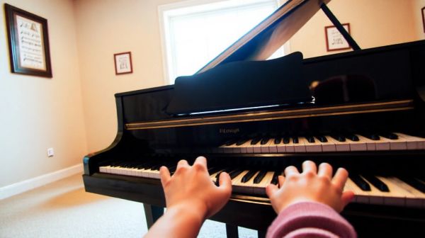 Trouvez des cours de piano personnalisés à Toulon pour débutants